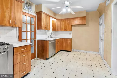 Kitchen - 828 E Belvedere Ave, Baltimore, MD 21212 photo 3 of 4