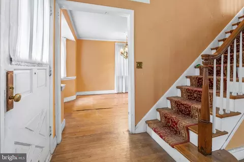 Entry Way - 828 E Belvedere Ave, Baltimore, MD 21212 photo 2 of 4
