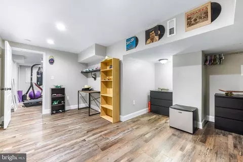 Entry Way - 1302 Argonne Dr, Baltimore, MD 21218 photo 5 of 6