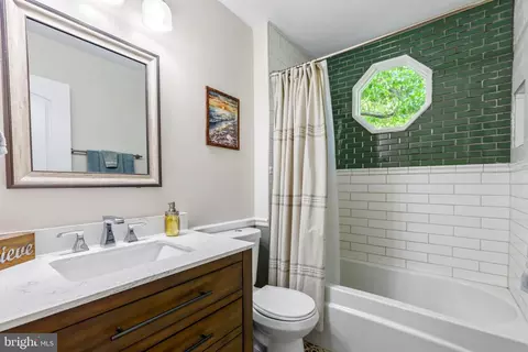 Bath - 1302 Argonne Dr, Baltimore, MD 21218 photo 3 of 4