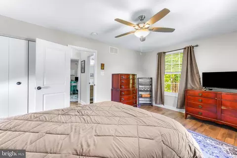 Bedroom - 1302 Argonne Dr, Baltimore, MD 21218 photo 4 of 5