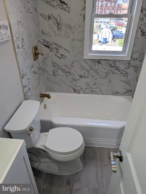 Bath - 4718 Parkside Dr, Baltimore, MD 21206 photo 2 of 5