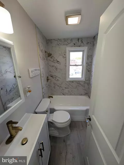 Bath - 4718 Parkside Dr, Baltimore, MD 21206 photo 1 of 5