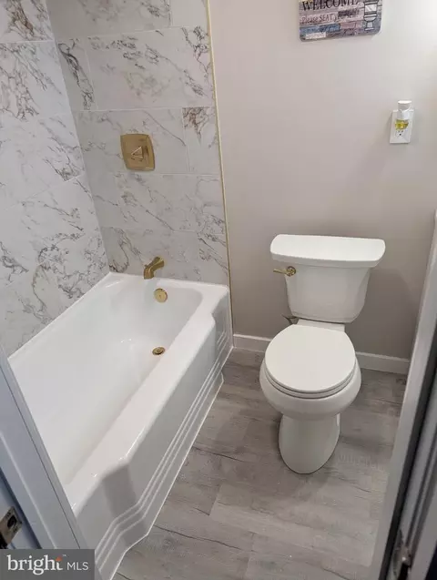 Bath - 4718 Parkside Dr, Baltimore, MD 21206 photo 4 of 5