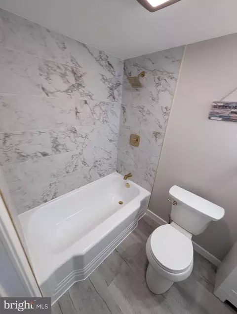 Bath - 4718 Parkside Dr, Baltimore, MD 21206 photo 3 of 5