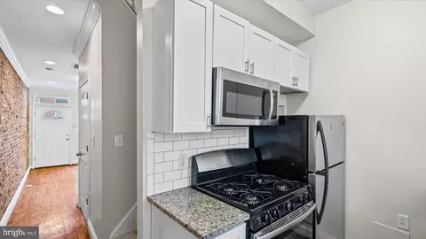 Entry Way - 847 Carroll St, Baltimore, MD 21230 photo 3 of 7