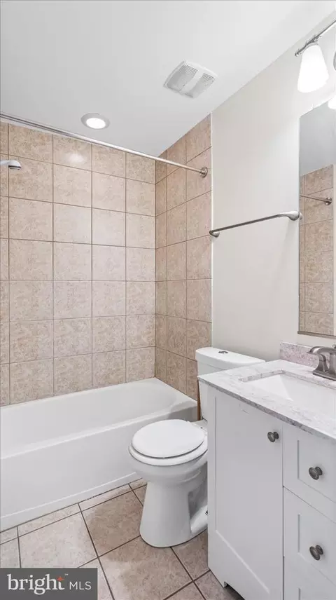 Bath - 847 Carroll St, Baltimore, MD 21230 photo 4 of 5