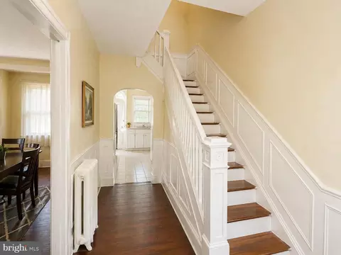 Entry Way - 3416 Holmes Ave, Baltimore, MD 21217 photo 2 of 2