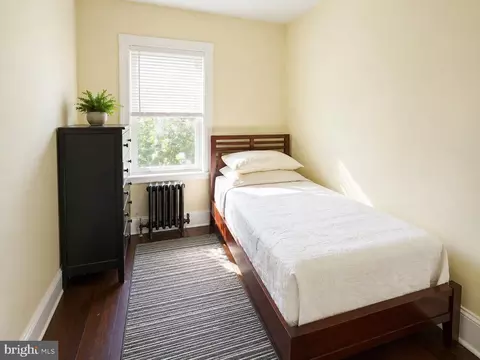 Bedroom - 3416 Holmes Ave, Baltimore, MD 21217 photo 1 of 2