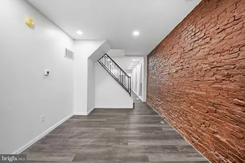 2011 N Pulaski St, Baltimore, MD 21217