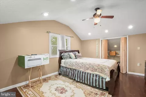 Bedroom - 4200 Diller Ave, Baltimore, MD 21206 photo 5 of 6