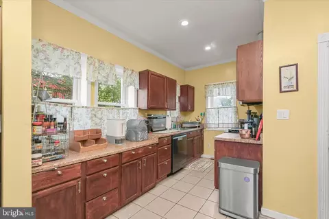 Entry Way - 4200 Diller Ave, Baltimore, MD 21206 photo 1 of 6