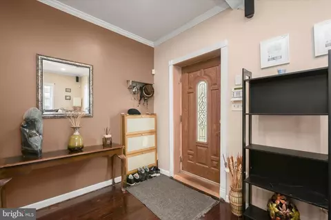 Entry Way - 4200 Diller Ave, Baltimore, MD 21206 photo 2 of 6