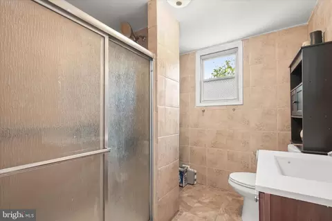 Bath - 4200 Diller Ave, Baltimore, MD 21206 photo 2 of 2