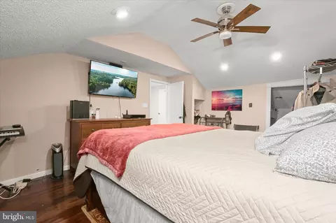 Bedroom - 4200 Diller Ave, Baltimore, MD 21206 photo 4 of 6