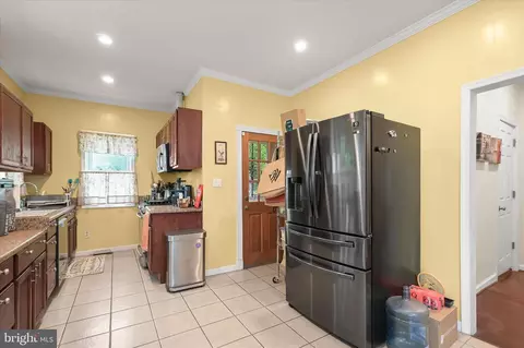 Entry Way - 4200 Diller Ave, Baltimore, MD 21206 photo 4 of 6
