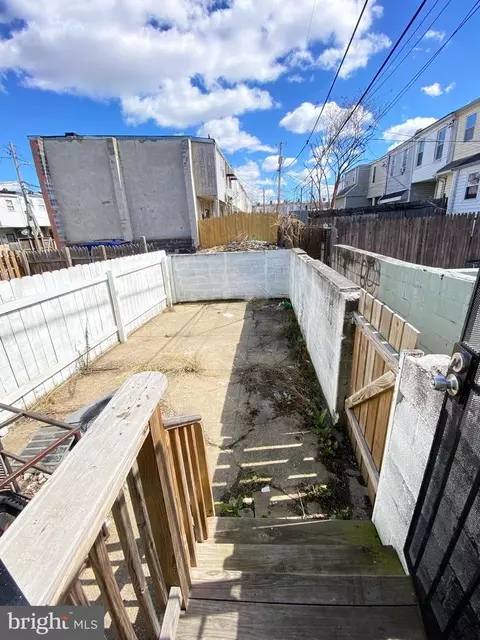 Exterior - 107 S Dean St, Baltimore, MD 21224 photo 3 of 4