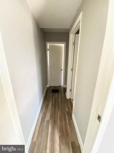 Entry Way - 107 S Dean St, Baltimore, MD 21224 photo 3 of 4
