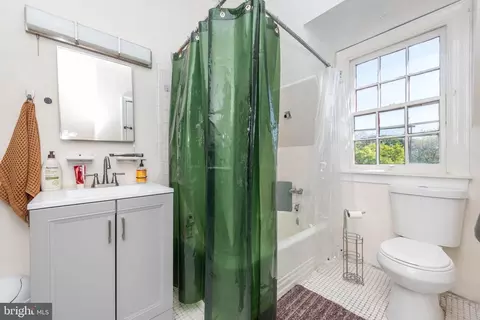 Bath - 1801 Eutaw Pl, Baltimore, MD 21217 photo 5 of 5