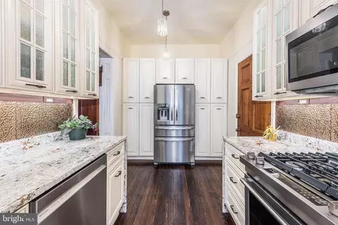 Kitchen - 1801 Eutaw Pl, Baltimore, MD 21217 photo 2 of 5