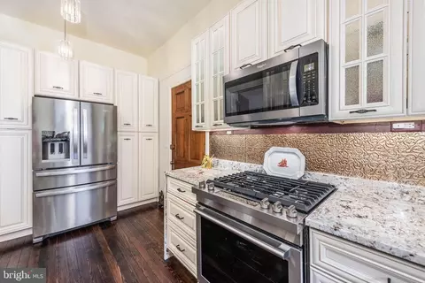 Kitchen - 1801 Eutaw Pl, Baltimore, MD 21217 photo 4 of 5