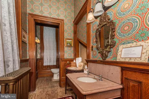 Bath - 1801 Eutaw Pl, Baltimore, MD 21217 photo 1 of 5