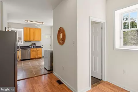 Entry Way - 459 W 24th St, Baltimore, MD 21211 photo 4 of 6