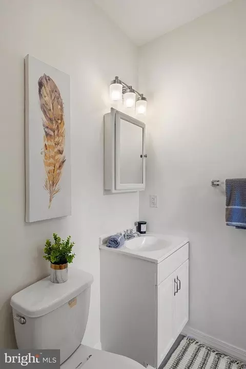 Bath - 459 W 24th St, Baltimore, MD 21211 photo 3 of 4