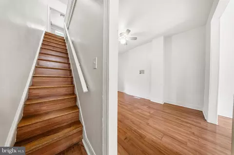 Entry Way - 2516 W Pratt St, Baltimore, MD 21223 photo 6 of 12