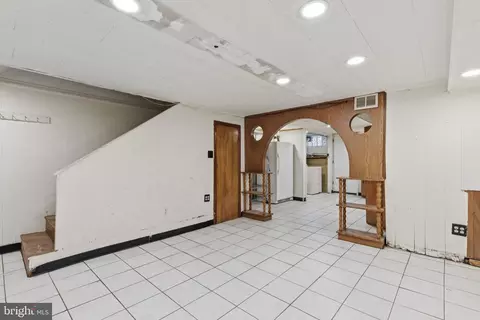 Living - 515 Umbra St, Baltimore, MD 21224 photo 2 of 2