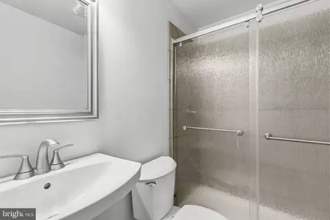Bath - 515 Umbra St, Baltimore, MD 21224 photo 1 of 1