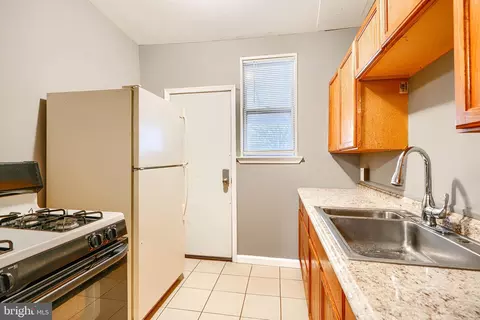 Entry Way - 1931 Griffis Ave, Baltimore, MD 21230 photo 1 of 2