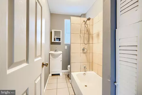 Bath - 1931 Griffis Ave, Baltimore, MD 21230 photo 1 of 2