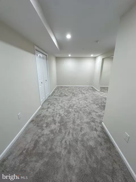 Entry Way - 605 Collett St, Baltimore, MD 21217 photo 4 of 4