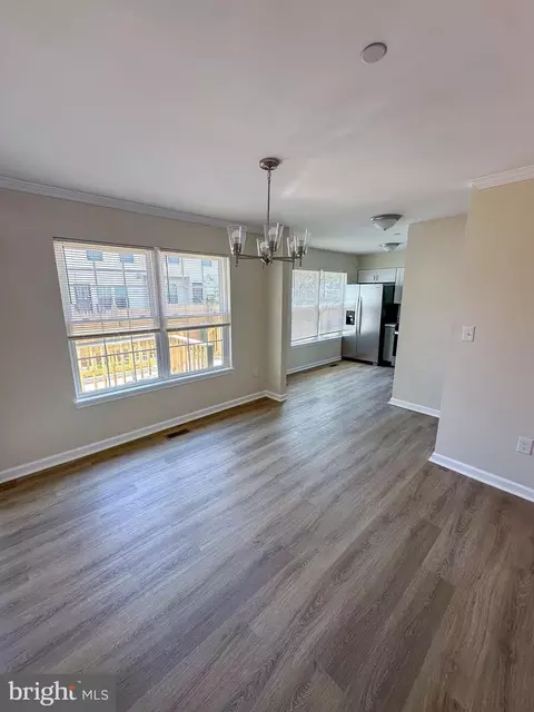 Dining - 605 Collett St, Baltimore, MD 21217 photo 1 of 2
