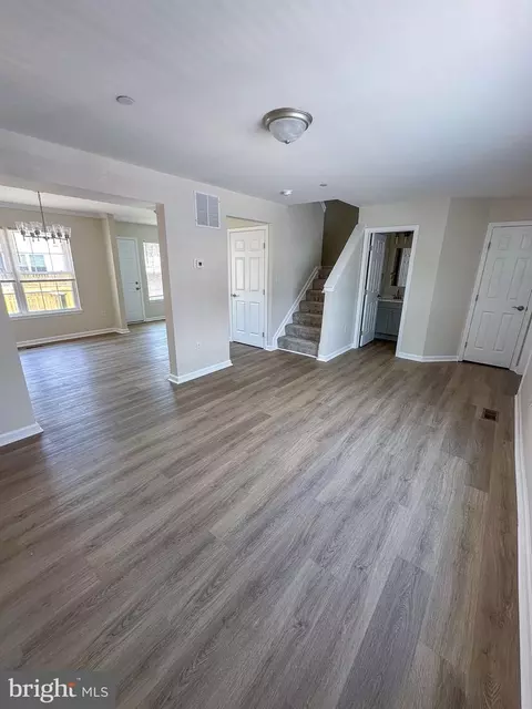 Entry Way - 605 Collett St, Baltimore, MD 21217 photo 1 of 4