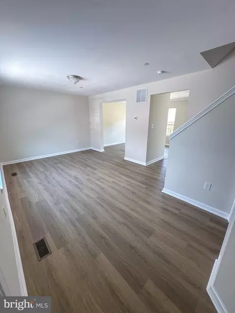 Living - 605 Collett St, Baltimore, MD 21217 photo 4 of 4