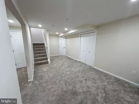 Entry Way - 605 Collett St, Baltimore, MD 21217 photo 3 of 4