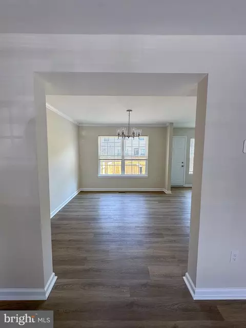 Entry Way - 605 Collett St, Baltimore, MD 21217 photo 2 of 4