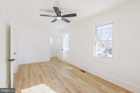 Bedroom - 3916 W Strathmore Ave, Baltimore, MD 21215 photo 2 of 3