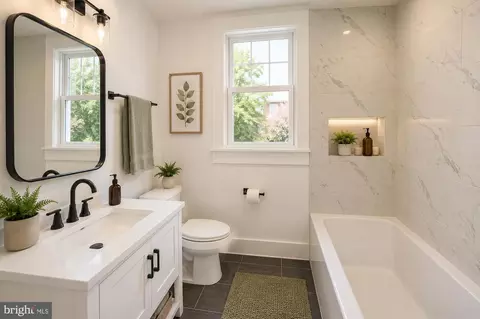 Bath - 3916 W Strathmore Ave, Baltimore, MD 21215 photo 2 of 3