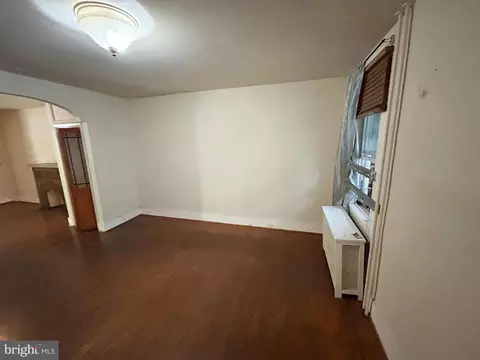 Living - 3336 Chesterfield Ave, Baltimore, MD 21213 photo 4 of 4