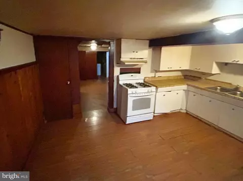 Entry Way - 3336 Chesterfield Ave, Baltimore, MD 21213 photo 5 of 5