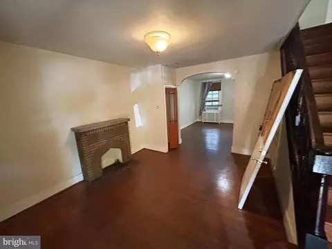 Living - 3336 Chesterfield Ave, Baltimore, MD 21213 photo 2 of 4