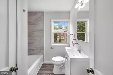 Bath - 3319 Leighton Ave, Baltimore, MD 21215 photo 3 of 3