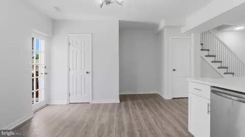 Entry Way - 3319 Leighton Ave, Baltimore, MD 21215 photo 11 of 20