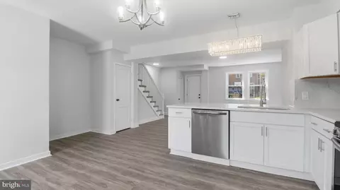 Entry Way - 3319 Leighton Ave, Baltimore, MD 21215 photo 3 of 20