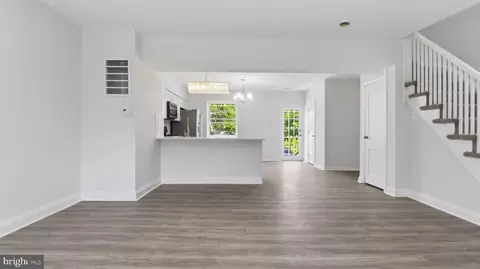 Entry Way - 3319 Leighton Ave, Baltimore, MD 21215 photo 5 of 20