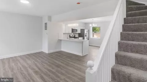 Entry Way - 3319 Leighton Ave, Baltimore, MD 21215 photo 2 of 20