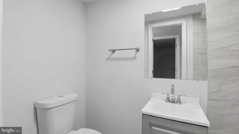 Entry Way - 3319 Leighton Ave, Baltimore, MD 21215 photo 10 of 20